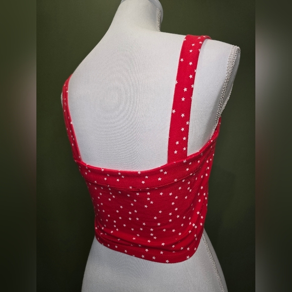 Red Sleeveless Square Neck Crop Tank Top - Picture 5 of 6